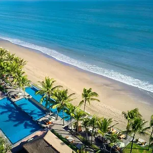 the-legian-bali.hotelsseminyak.net/